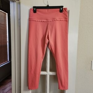 Core 10 Coral Scalloped High Rise Active Leggings Women’s Large